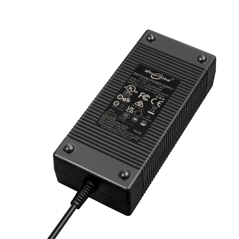 220W 桌面式電源適配器